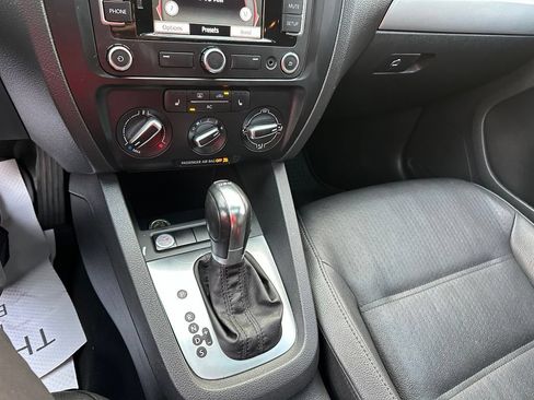 Used 2012 Volkswagen Jetta TDI FWD image 14