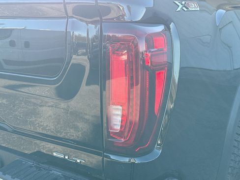 Used 2022 GMC Sierra 2500 SLT image 33