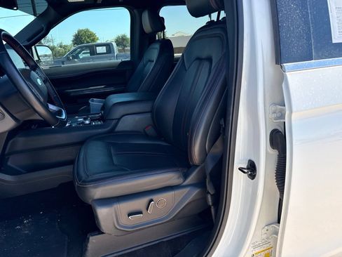 Used 2023 Ford Expedition Limited AWD/4WD image 13