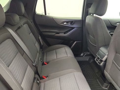 Used 2026 Chevrolet Equinox LT w/ Safety and Technology Package FWD image 21
