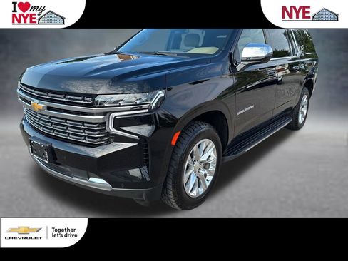 Used 2024 Chevrolet Suburban Premier AWD/4WD image 1