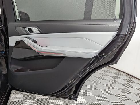 Used 2025 BMW X7 xDrive40i w/ Premium Package image 45