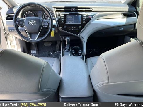 Used 2018 Toyota Camry SE w/ Moonroof Package FWD image 15