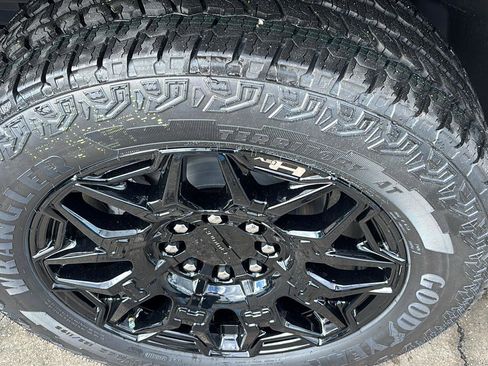 New 2026 GMC Hummer EV SUV image 10