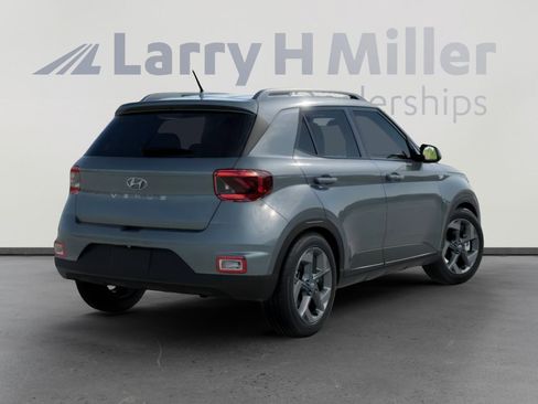 New 2026 Hyundai Venue SEL FWD image 4