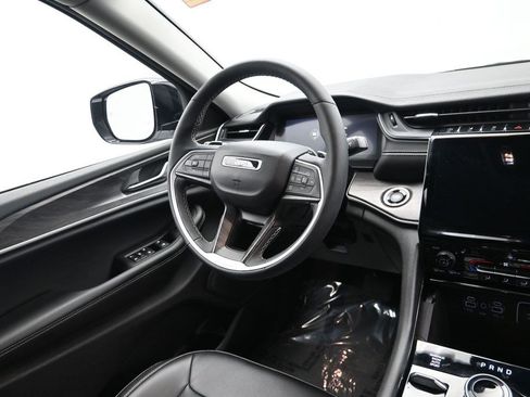 Used 2023 Jeep Grand Cherokee L Limited w/ Black Appearance Package AWD/4WD image 14