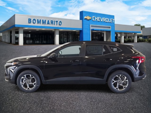 New 2026 Chevrolet Trax LT w/ Driver Confidence Package FWD image 2