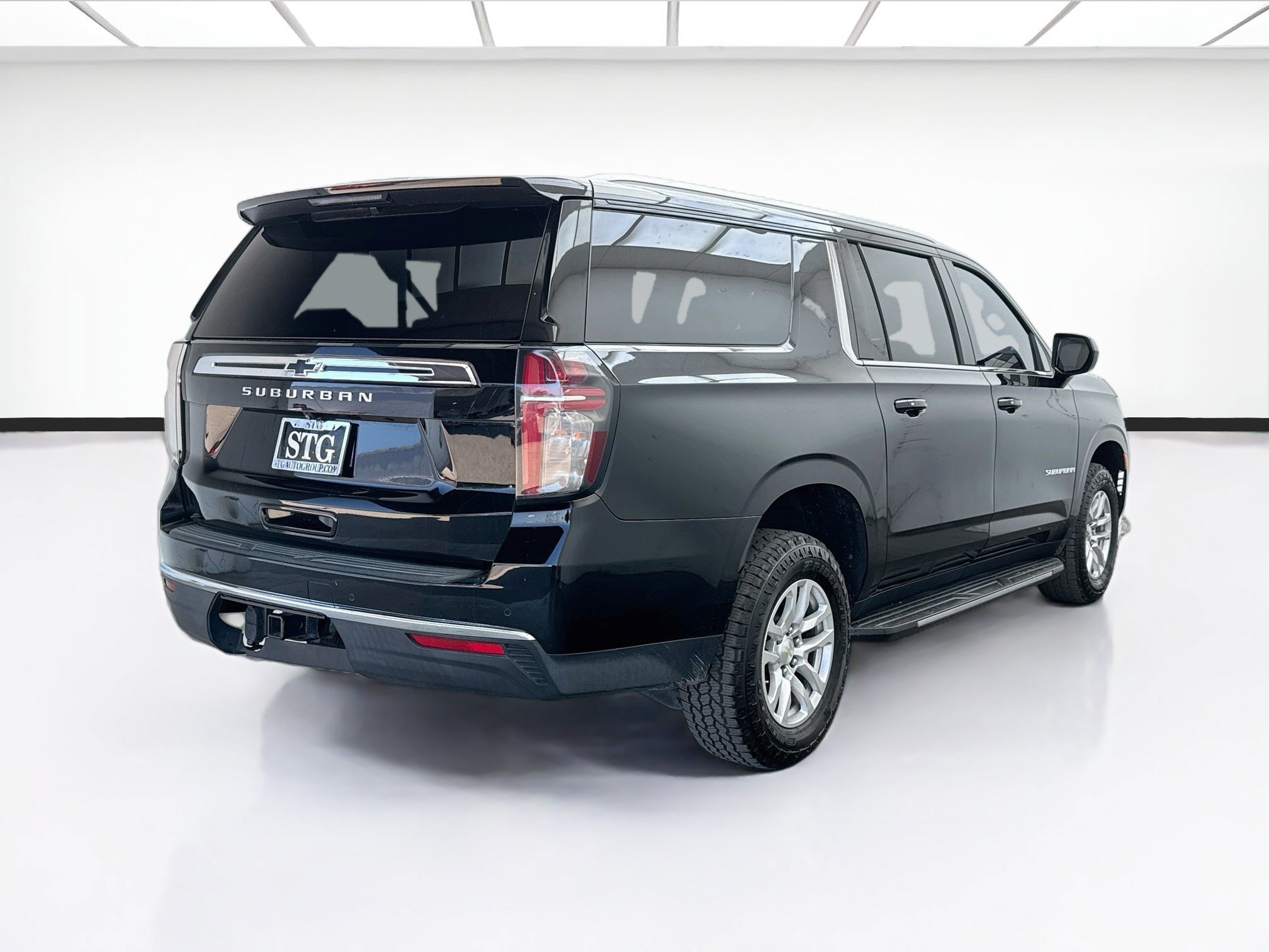 Used 2021 Chevrolet Suburban LS AWD/4WD image 4