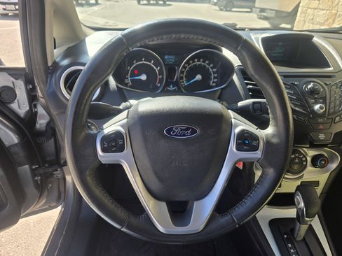 Used 2014 Ford Fiesta SE image 12