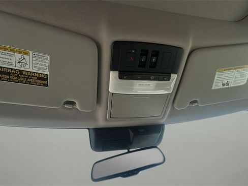 Used 2024 Mitsubishi Outlander SE image 29