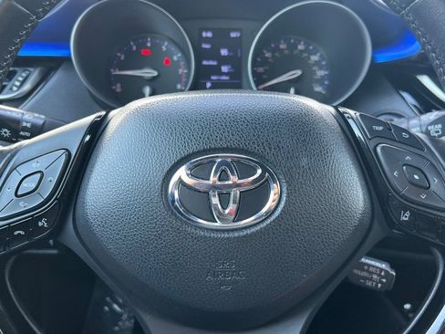 Used 2020 Toyota C-HR XLE image 26