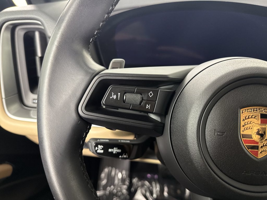 Certified 2024 Porsche Cayenne AWD/4WD image 36