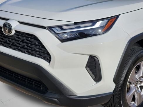 Used 2025 Toyota RAV4 XLE FWD image 29