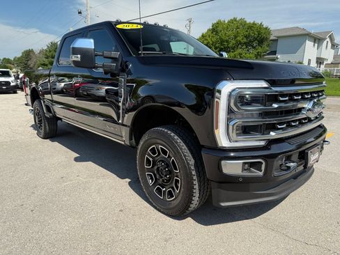 Used 2024 Ford F350 Platinum w/ FX4 Off-Road Package AWD/4WD image 3