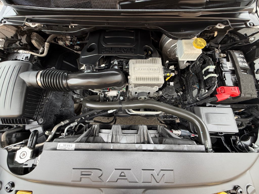 Used 2023 RAM 1500 Laramie AWD/4WD image 9