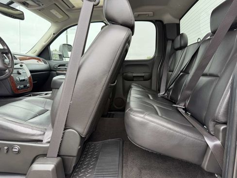 Used 2009 Chevrolet Silverado 3500 W/T AWD/4WD image 11