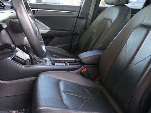 Used 2020 Audi Q3 2.0T Premium image 18