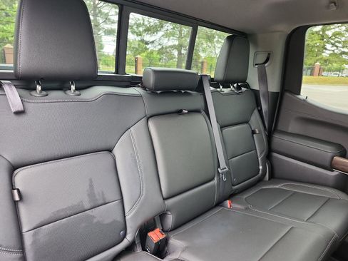 Used 2019 GMC Sierra 1500 SLT w/ SLT Premium Package AWD/4WD image 11