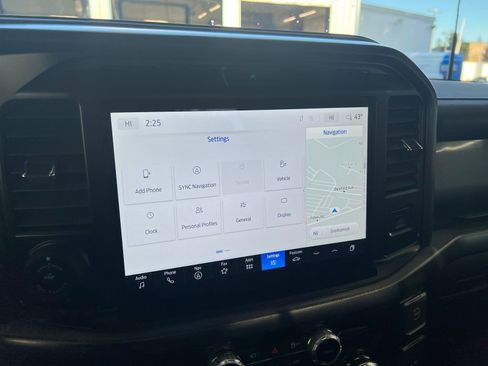 Used 2025 Ford F150 Lariat w/ Equipment Group 502A High image 13