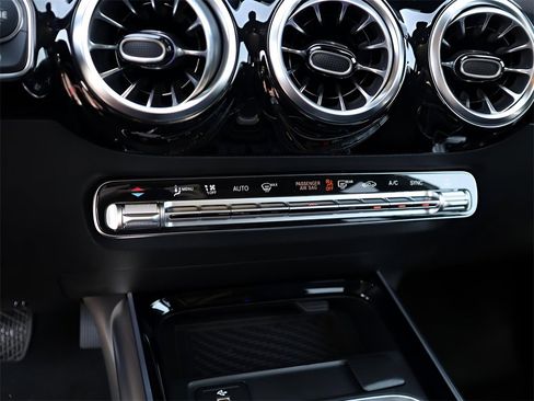 New 2026 Mercedes-Benz GLA 250 4MATIC image 40