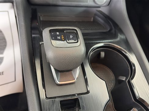 Used 2024 Nissan Rogue S AWD/4WD image 22