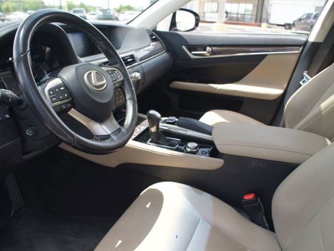 Used 2018 Lexus GS 350 w/ Preferred Accessory Package RWD image 15