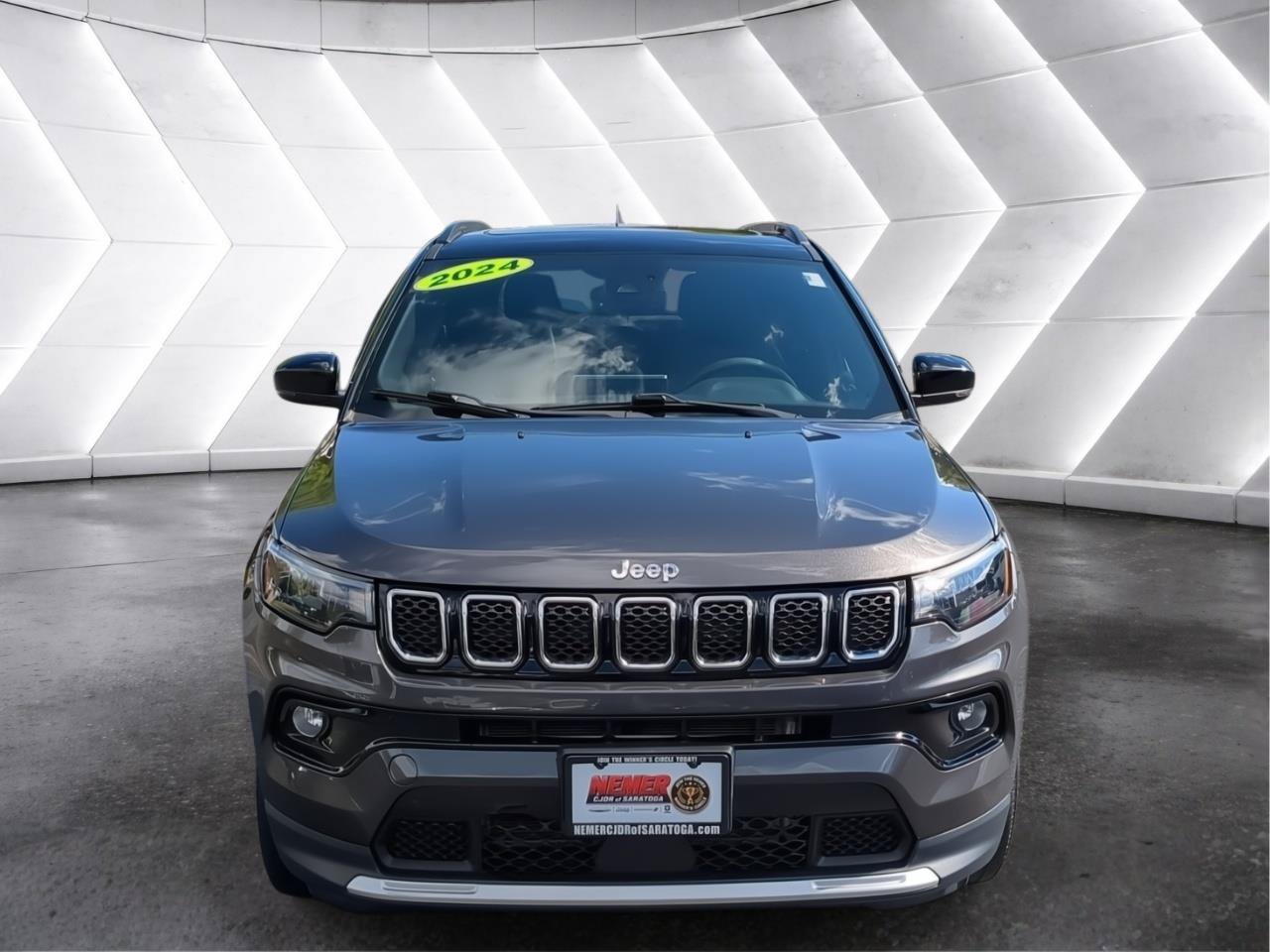 Used 2024 Jeep Compass Limited w/ Sun and Sound Group AWD/4WD image 8