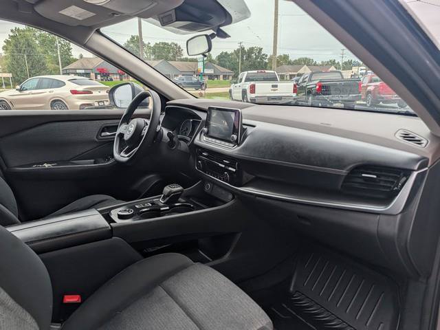 Used 2021 Nissan Rogue SV AWD/4WD image 25