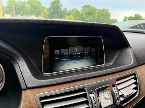 Used 2016 Mercedes-Benz E 350 4MATIC Sedan image 12