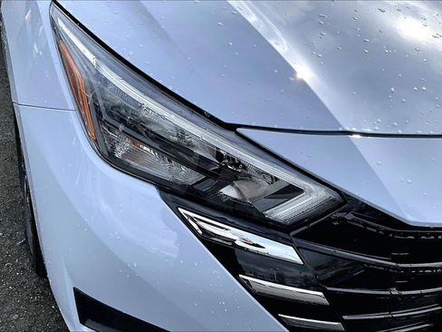 Used 2025 Nissan Versa SV w/ Trunk Package FWD image 18