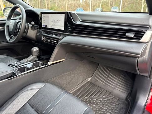 Used 2025 Toyota Camry XSE image 34