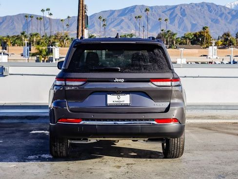 New 2025 Jeep Grand Cherokee Laredo X w/ Luxury Tech Group I image 8