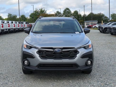 Used 2024 Subaru Crosstrek 2.0i Premium AWD/4WD image 3