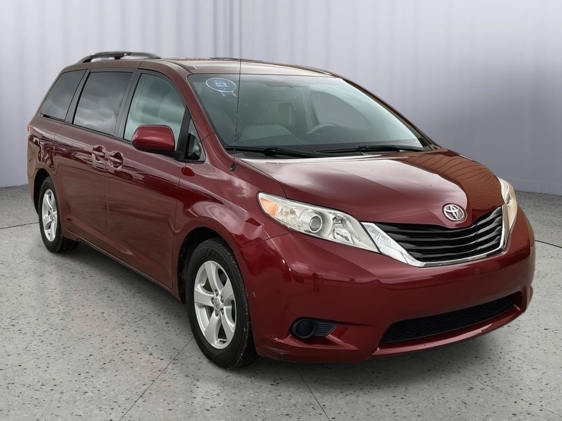 Used 2011 Toyota Sienna LE w/ Towing Pkg FWD image 7