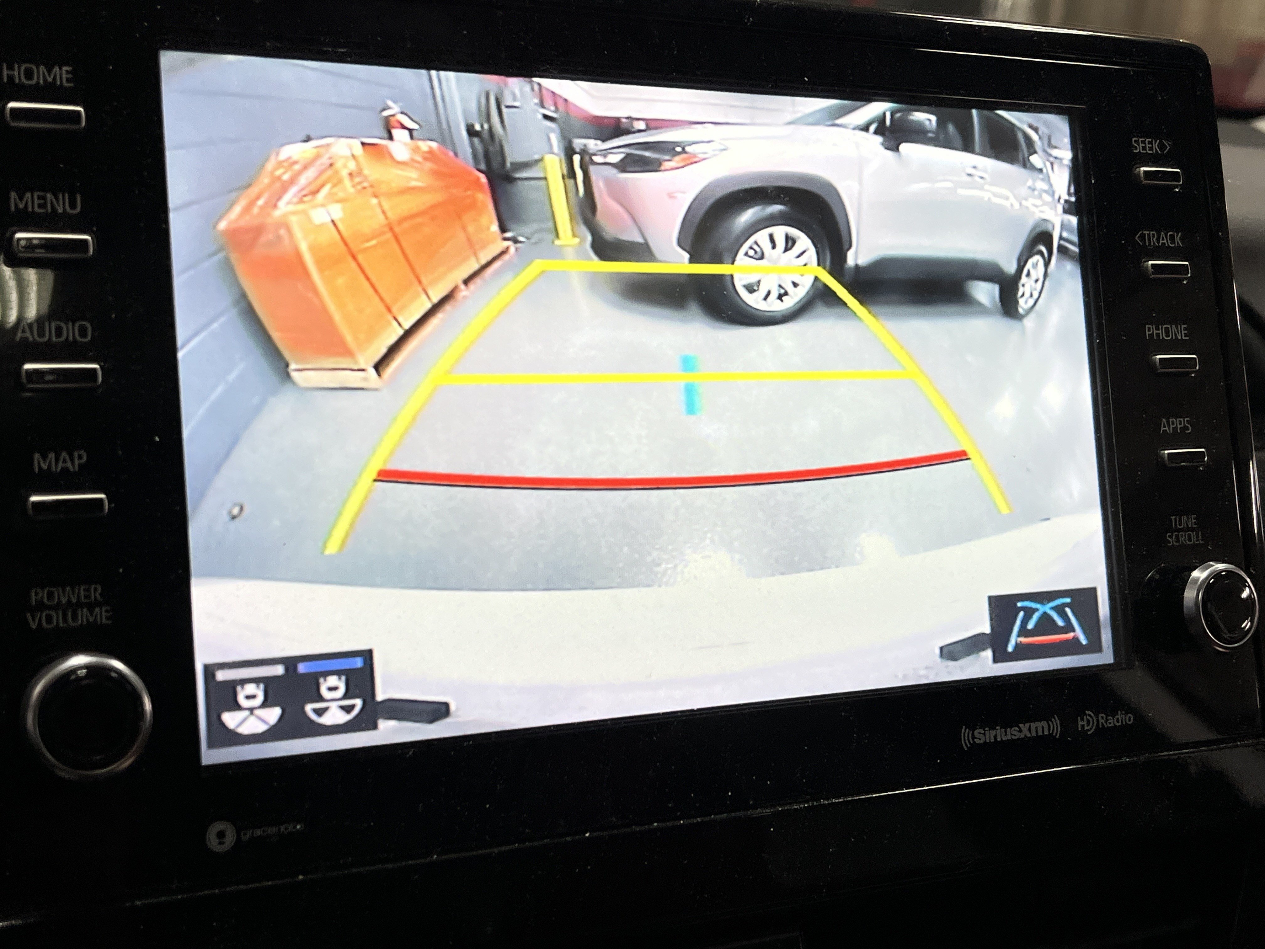 Used 2022 Toyota Camry XSE FWD image 10