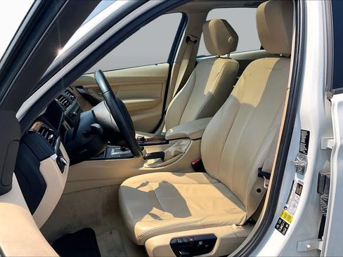 Used 2015 BMW 320i xDrive Sedan AWD/4WD image 7