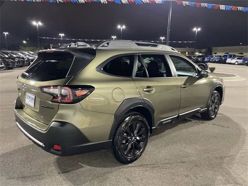 Used 2025 Subaru Outback Onyx Edition image 5