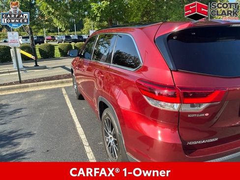 Used 2018 Toyota Highlander SE AWD/4WD image 2