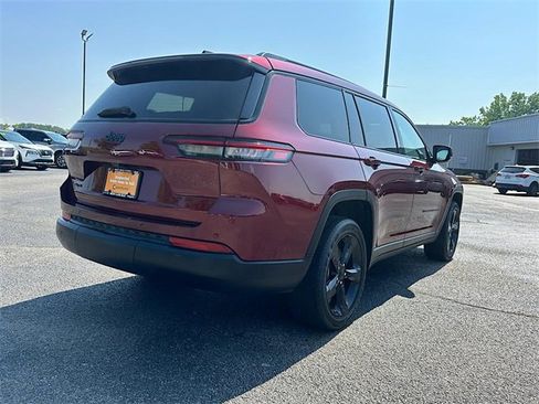 Used 2023 Jeep Grand Cherokee L Laredo image 8