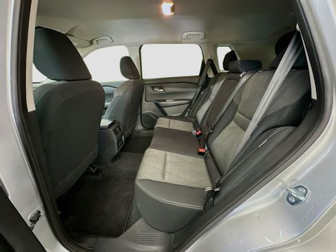 Used 2025 Nissan Rogue SV AWD/4WD image 28