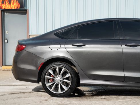 Used 2016 Chrysler 200 S w/ Comfort Group image 12