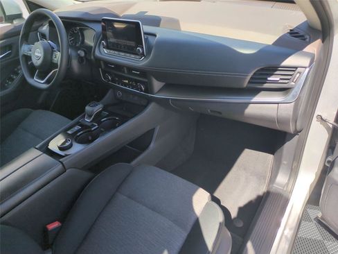 Used 2023 Nissan Rogue SV AWD/4WD image 34