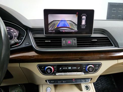 Used 2018 Audi Q5 2.0T Premium Plus w/ Premium Plus Package AWD/4WD image 22