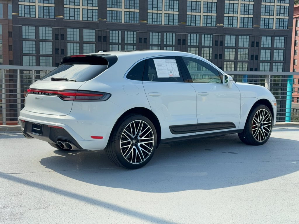 Certified 2024 Porsche Macan S AWD/4WD image 9