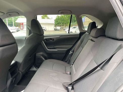 Used 2021 Toyota RAV4 LE AWD/4WD image 14