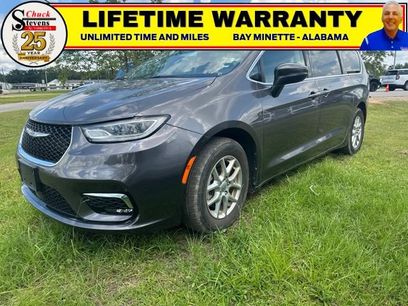 Used 2023 Chrysler Pacifica Touring-L