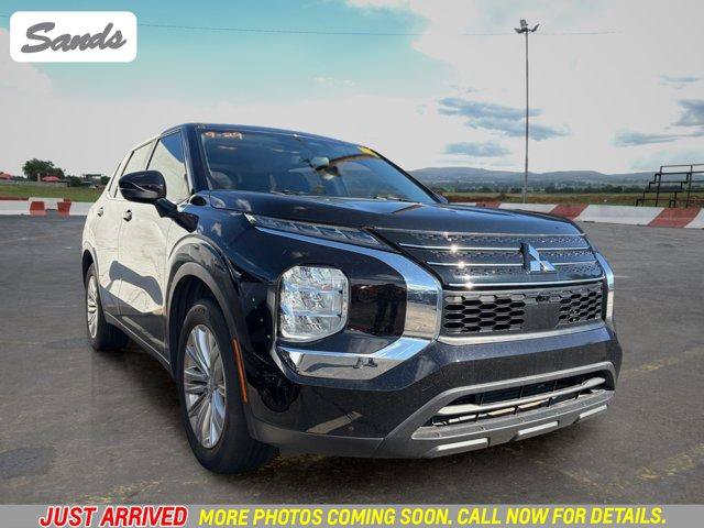 Used 2024 Mitsubishi Outlander ES FWD image 1