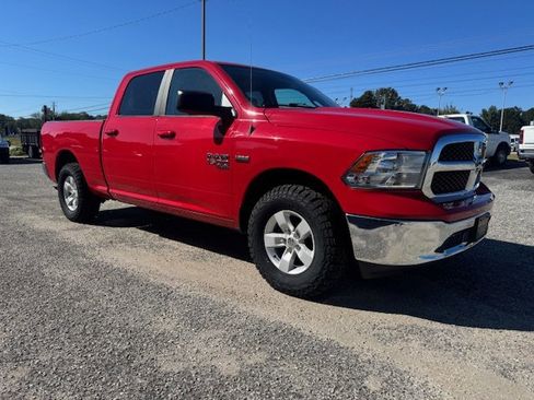 Used 2019 RAM 1500 Classic SLT image 3