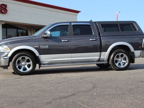Used 2018 RAM 1500 Laramie w/ Convenience Group AWD/4WD image 6