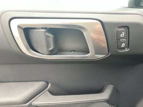 New 2025 Ford Bronco Badlands image 15